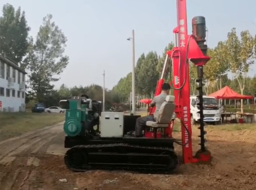 履带式太阳能光伏草莓视频污视频下载
